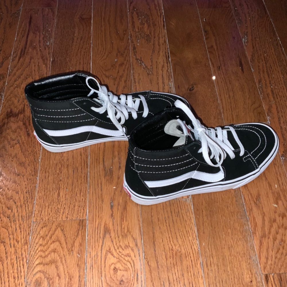 Sneakers - Picture 2 of 3